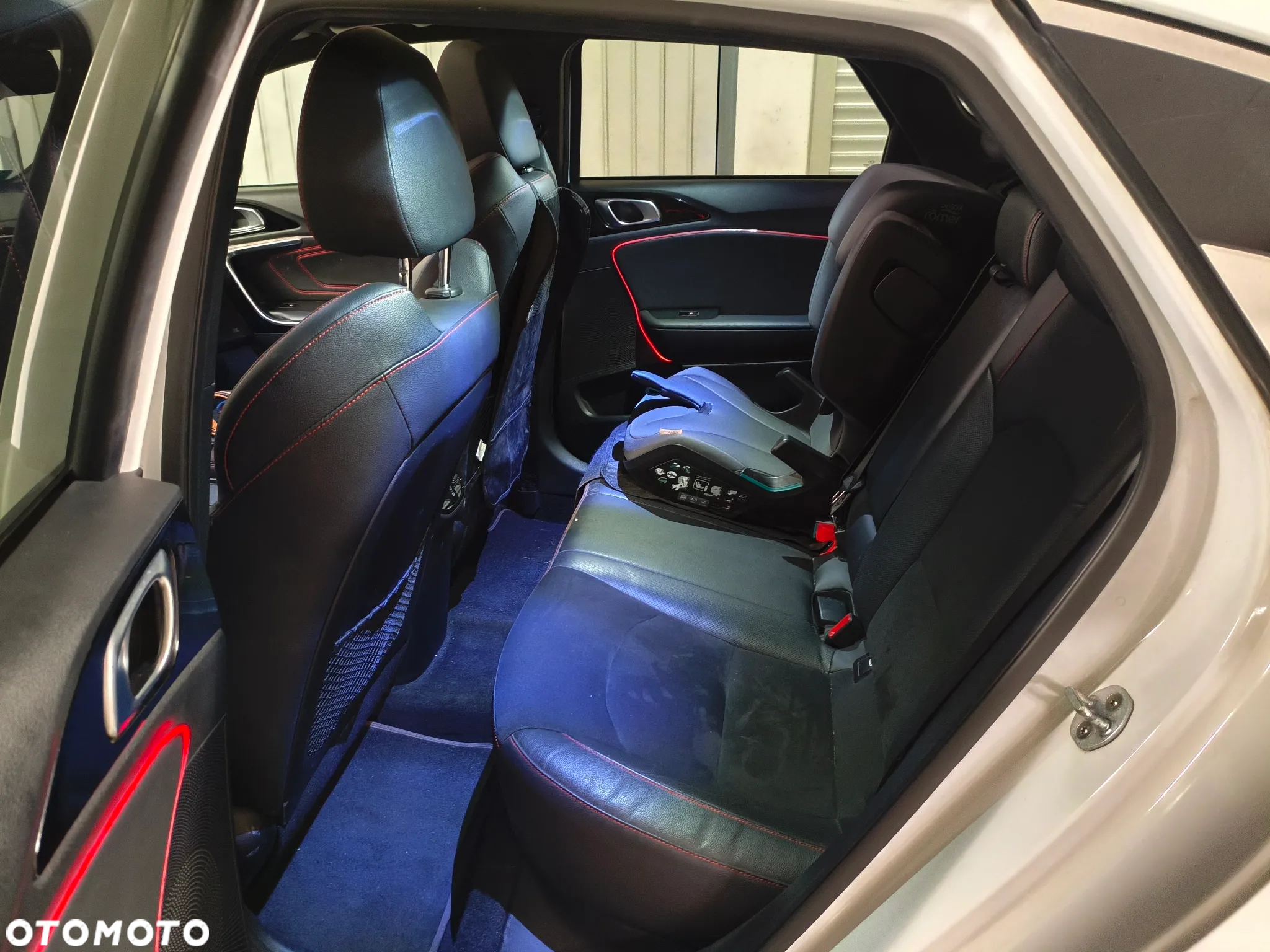 Kia ProCeed 1.6 T-GDI GT DCT - 14