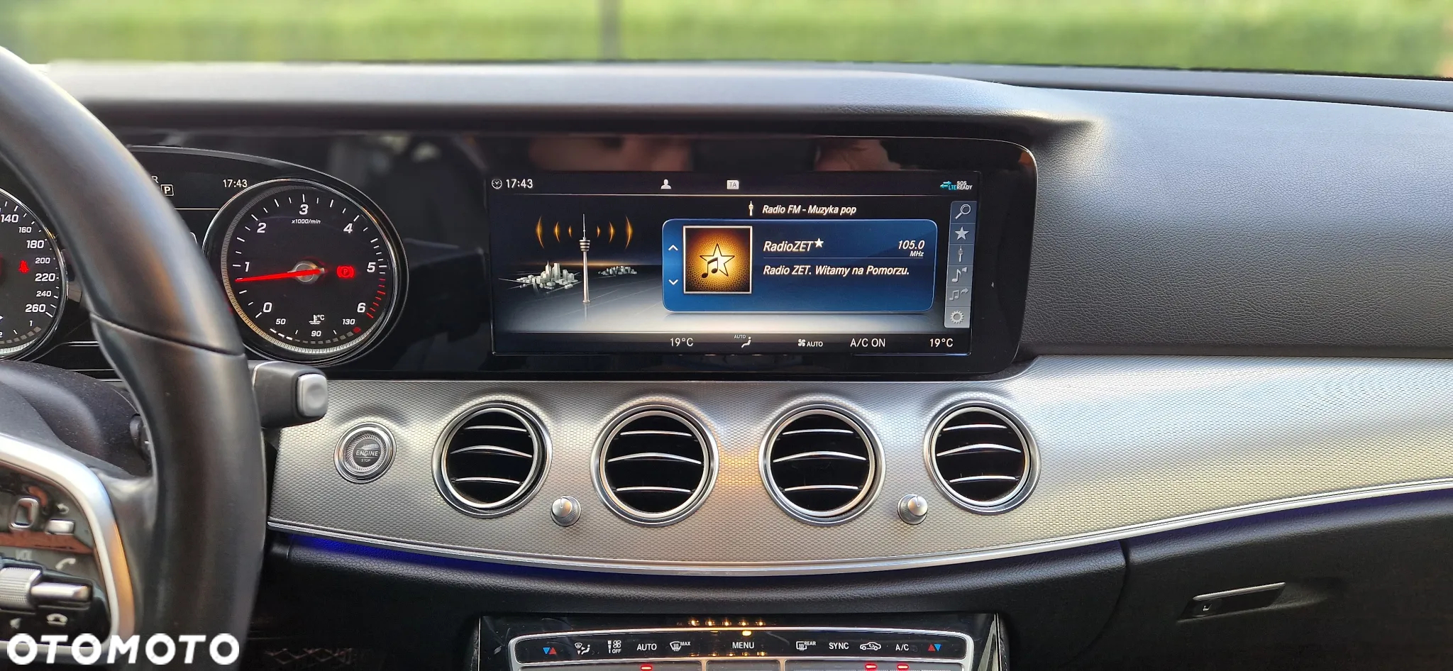 Mercedes-Benz Klasa E 220 d T 9G-TRONIC - 19