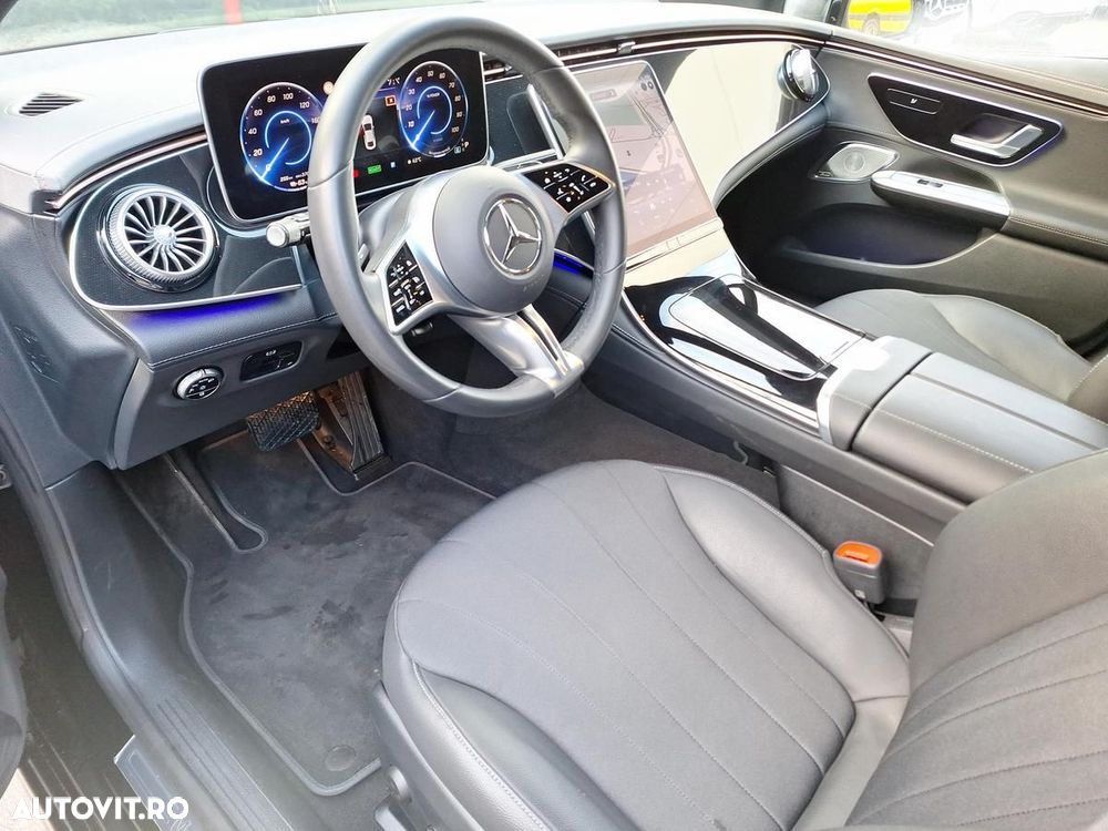 Mercedes-Benz EQE 300 - 10