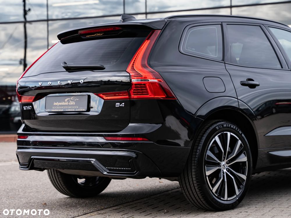 Volvo XC 60 B4 B Plus Dark - 13