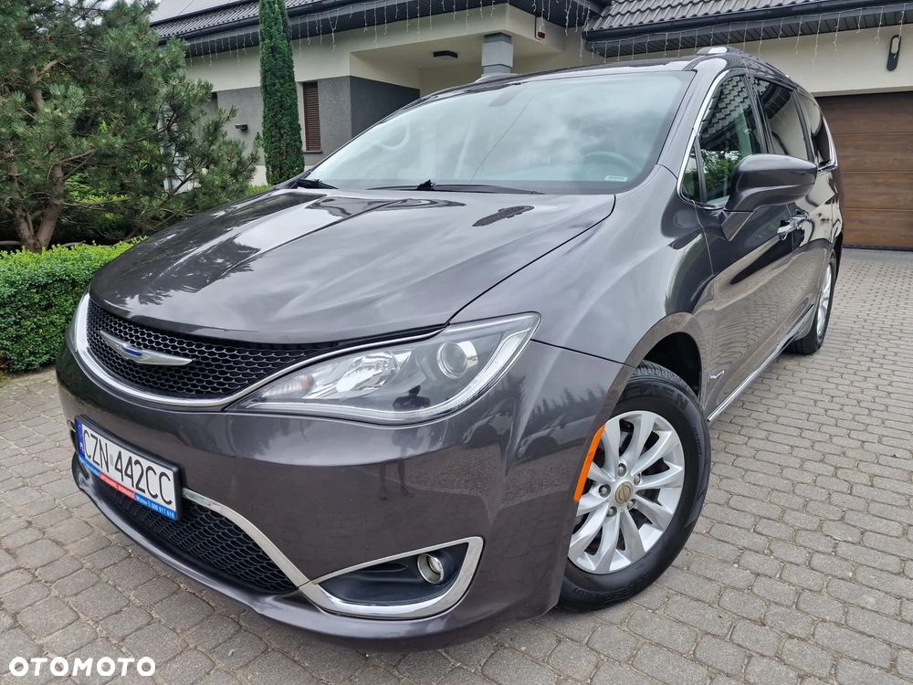 Chrysler Pacifica - 30