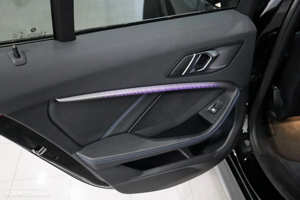 BMW 116 d Pack Desportivo M Auto - 34