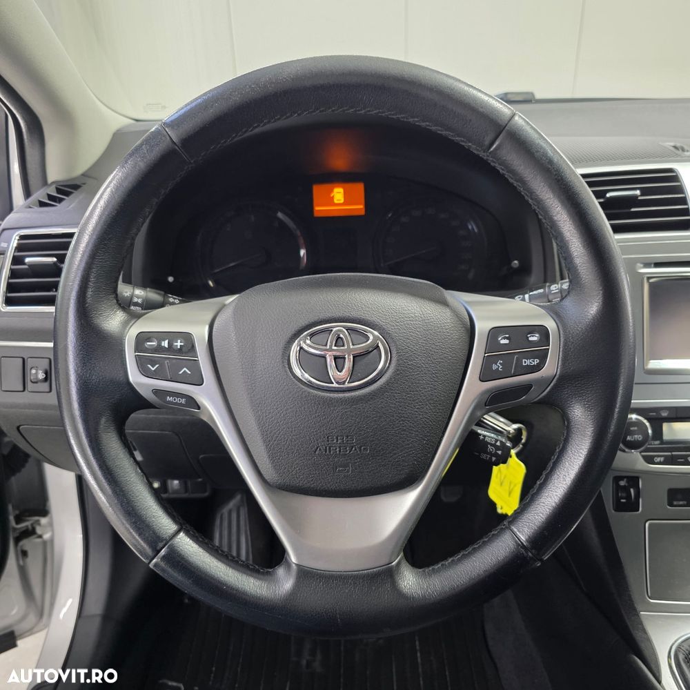 Toyota Avensis 2.0 D-4D - 34