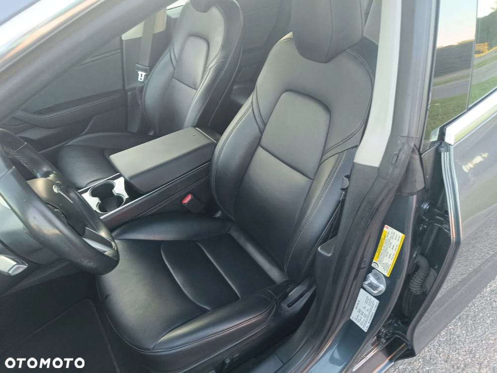Tesla Model 3 - 6