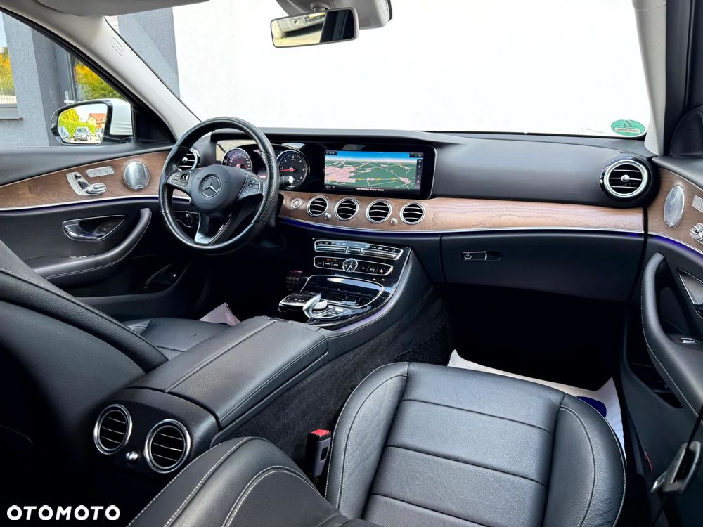Mercedes-Benz Klasa E 220 d 9G-TRONIC Exclusive - 12