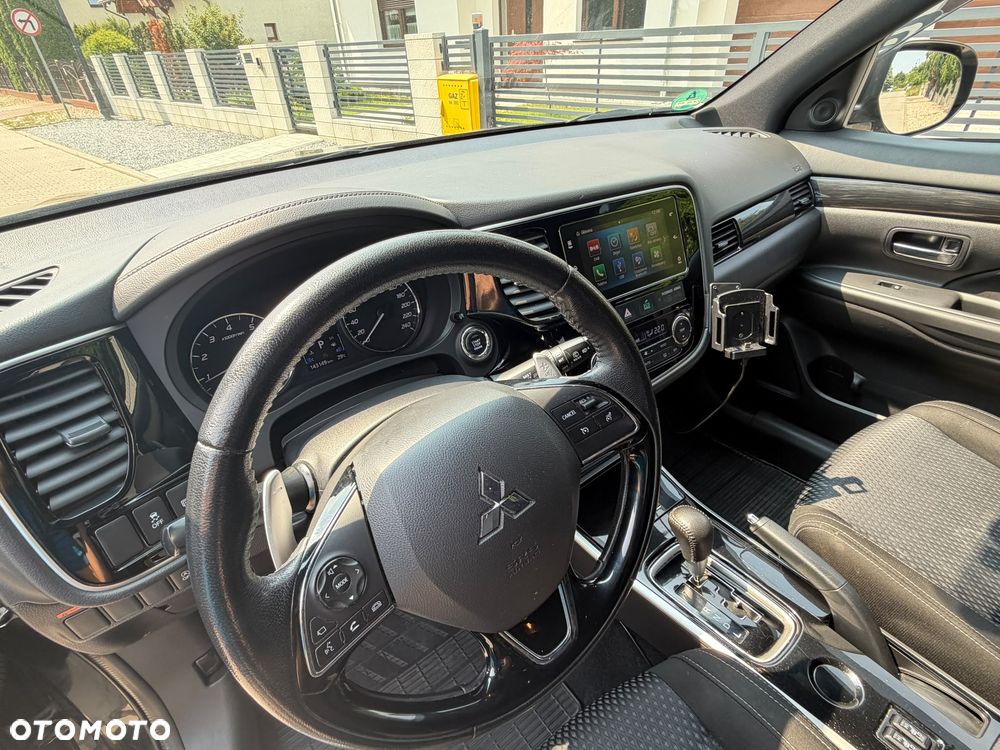 Mitsubishi Outlander 2.0 2WD CVT Diamant+ - 29