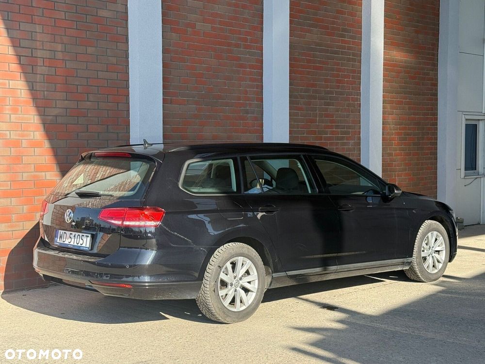 Volkswagen Passat - 4