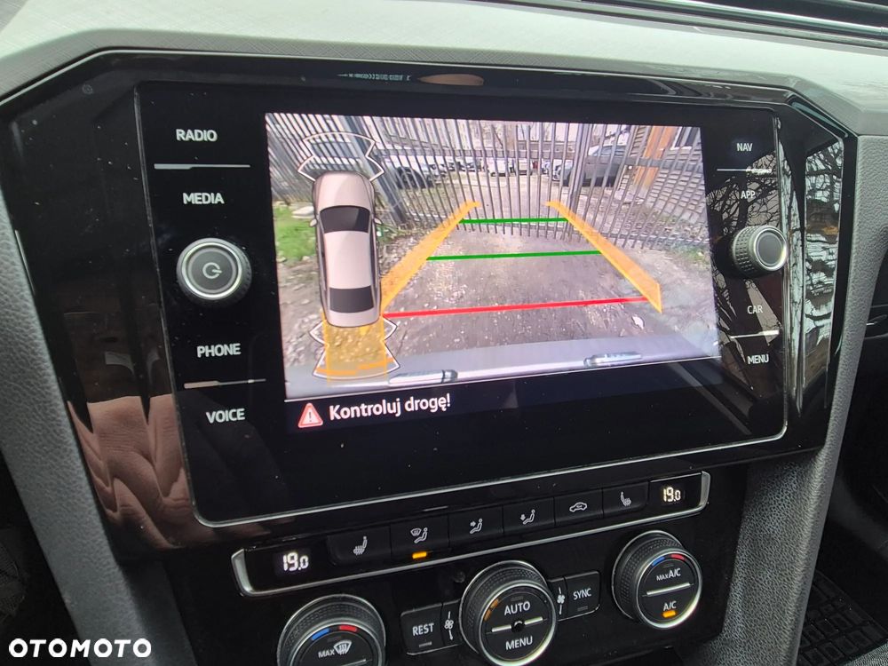 Volkswagen Passat 2.0 TSI Business DSG - 16