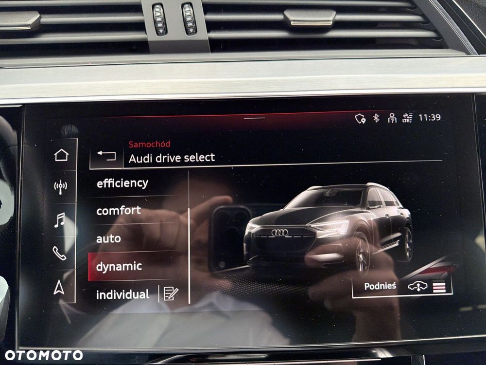 Audi e-tron - 32