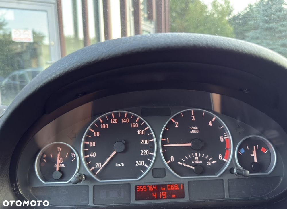BMW Seria 3 320d - 24
