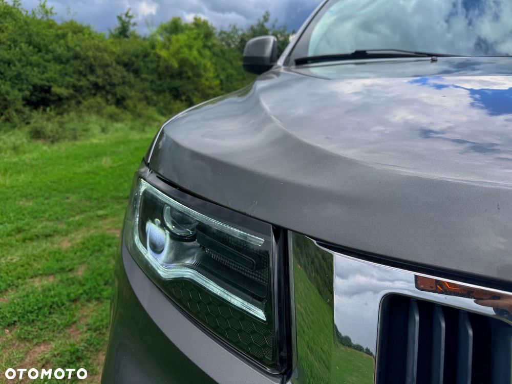 Jeep Grand Cherokee - 26
