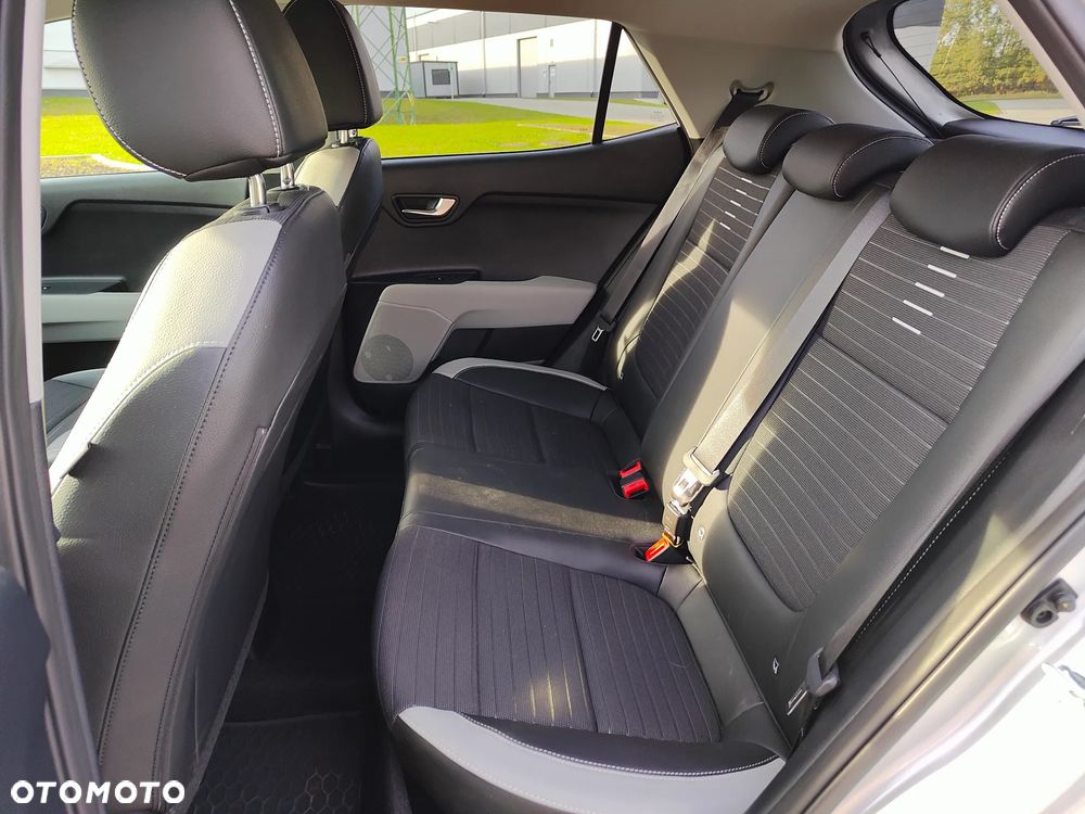 Kia Stonic 1.0 T-GDI L Business Line DCT - 12