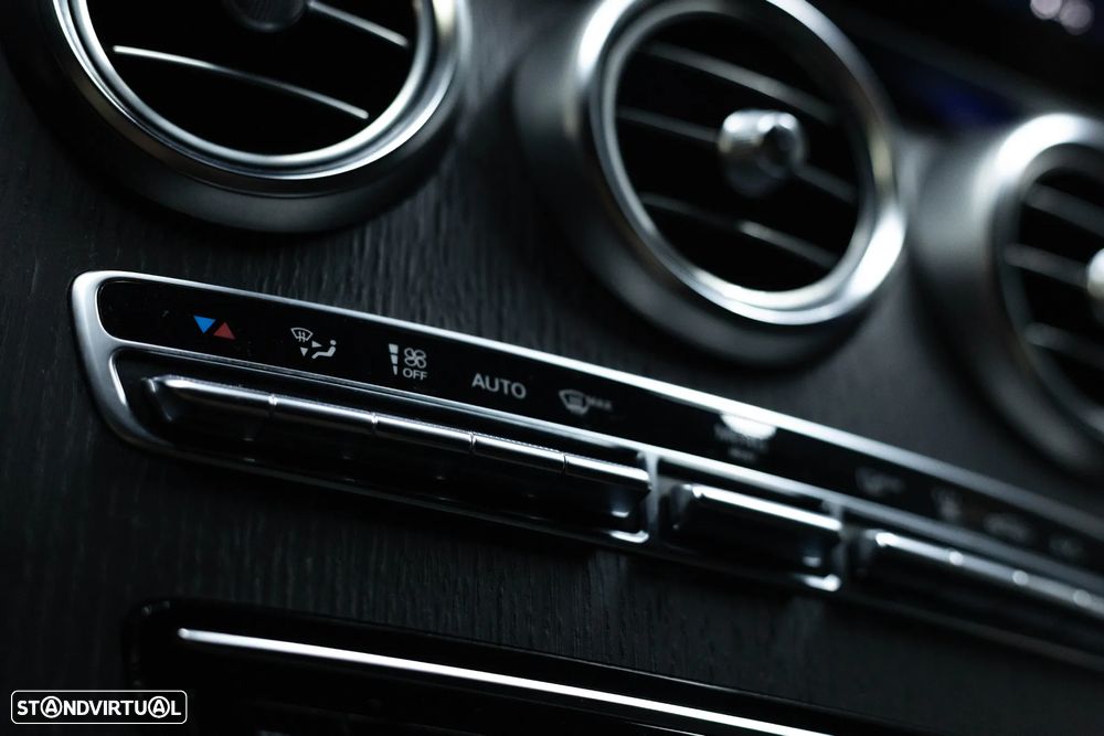 Mercedes-Benz GLC 300 e 4Matic 9G-TRONIC AMG Line - 34