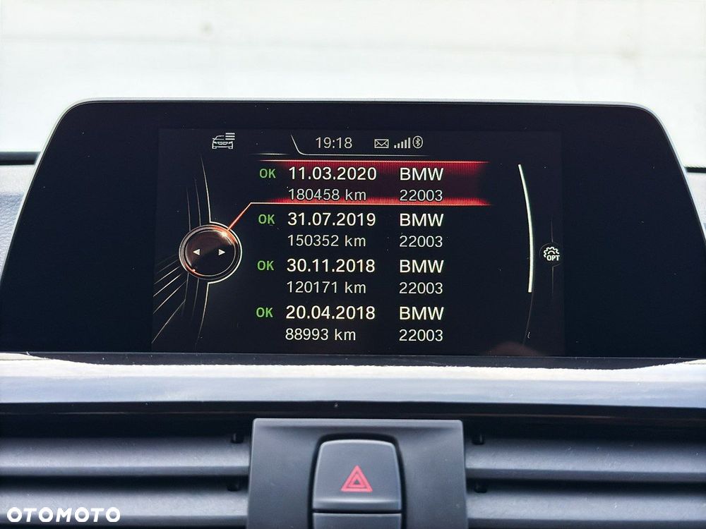 BMW Seria 3 320d Efficient Dynamics - 36