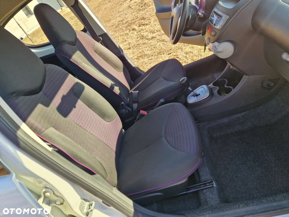 Peugeot 107 1.0 Trendy 2-Tronic - 25