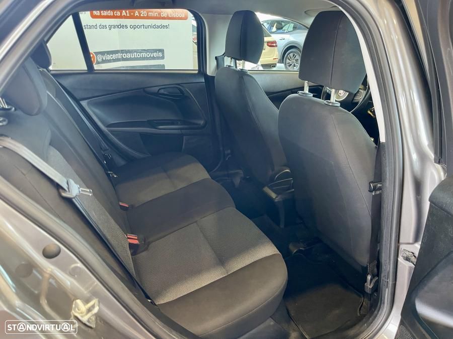 Fiat Tipo Station Wagon 1.3 M-Jet Lounge - 22