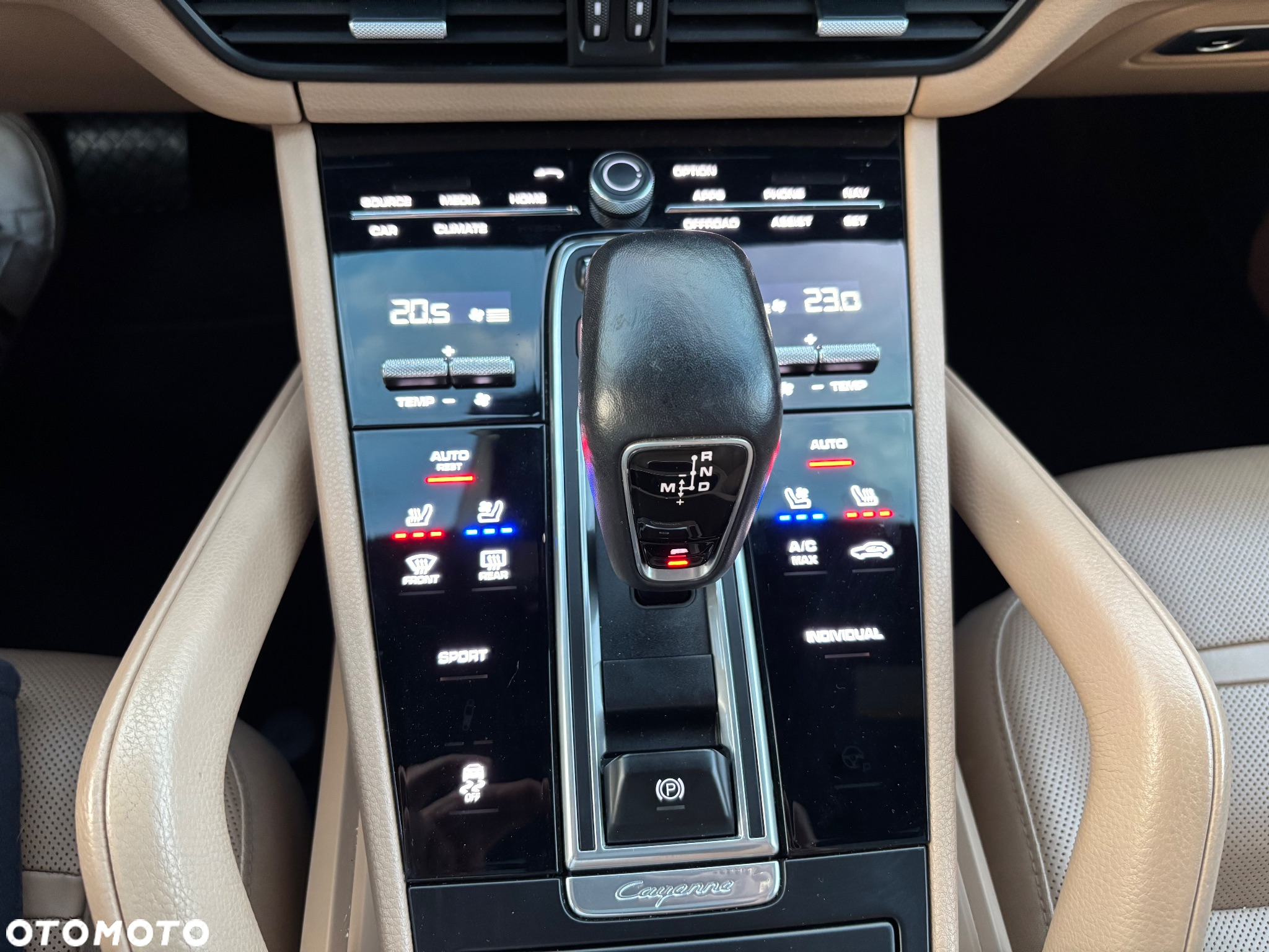 Porsche Cayenne Tiptronic S Platinum Edition - 23