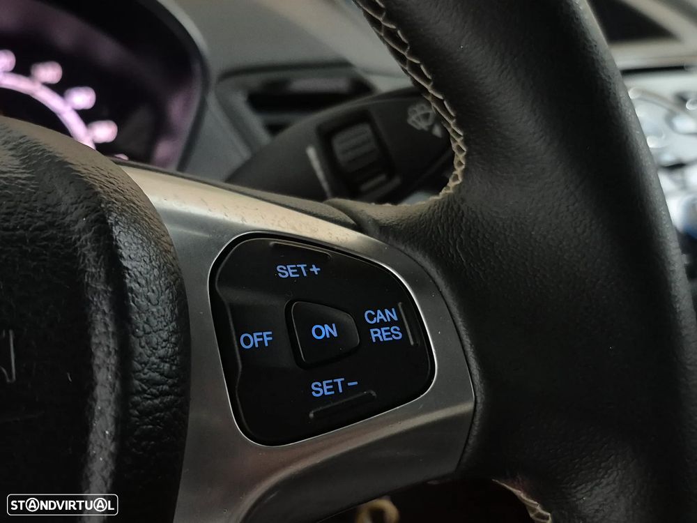 Ford Fiesta 1.0 T EcoBoost Titanium PowerShift - 20
