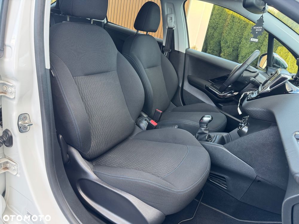 Peugeot 208 PureTech 82 Stop & Start Signature - 20