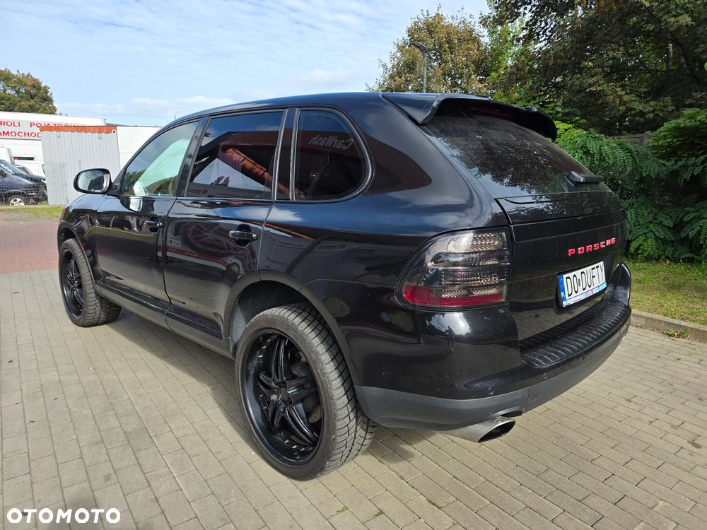 Porsche Cayenne - 25