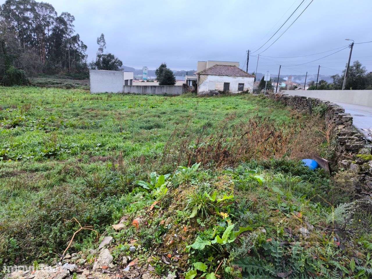 Terreno 775m2 p/ moradia 3 FRENTES térrea / dois pisos. Folgosa,Maia, - Grande imagem: 2/15
