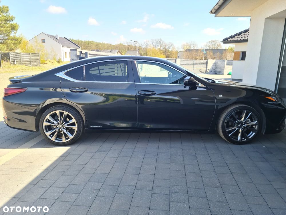 Lexus ES 300h F Sport Edition - 3