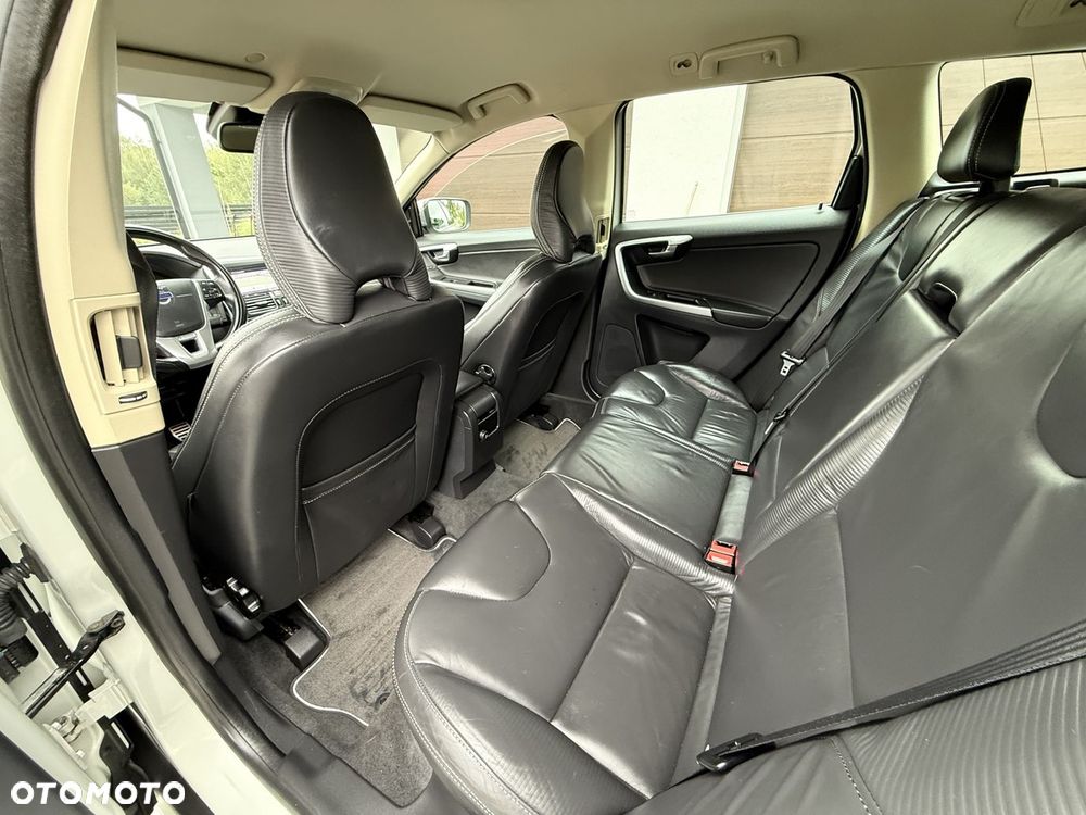 Volvo XC 60 DRIVe R Design - 17