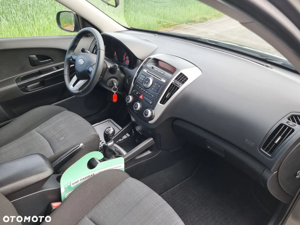 Kia Ceed 1.6 CVVT Vision - 24