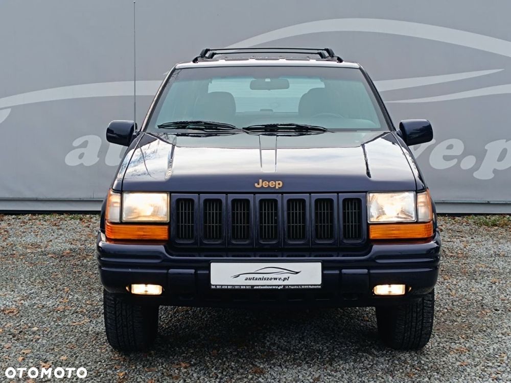 Jeep Grand Cherokee - 11