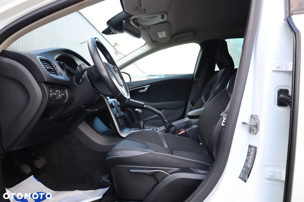 Volvo V40 T2 Drive-E Momentum - 20