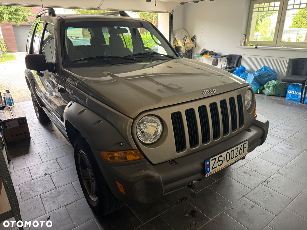 Jeep Liberty ver-3-7-4x4 - 1