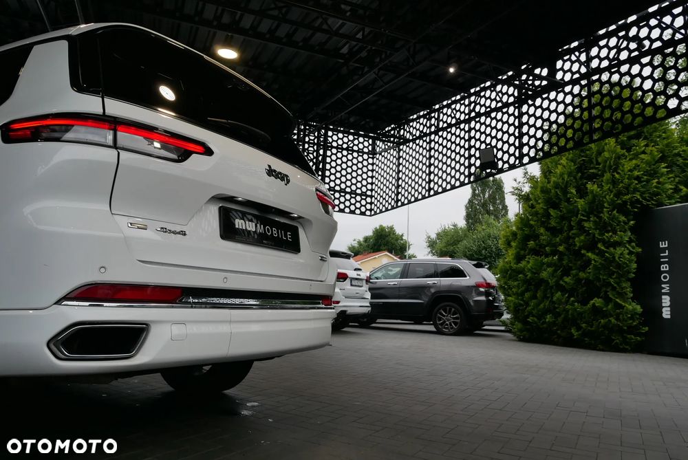Jeep Grand Cherokee - 34