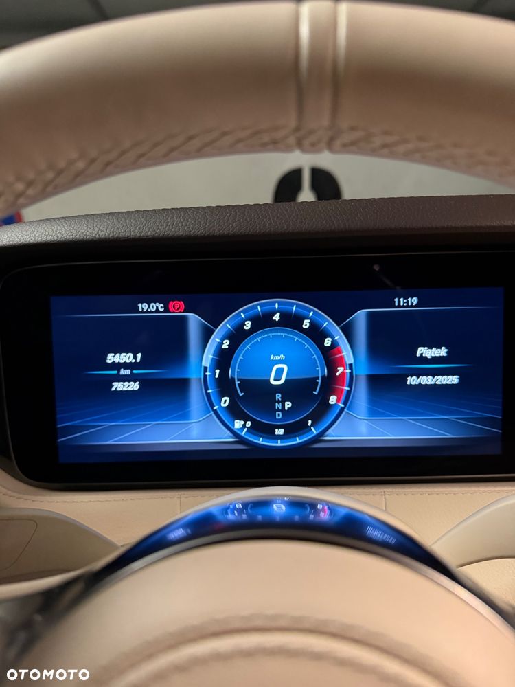 Mercedes-Benz Klasa S 560 Coupe 4-Matic 9G-TRONIC - 35