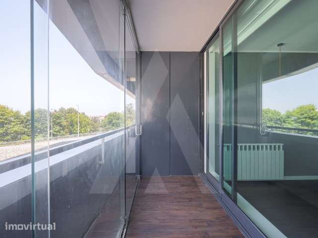 Apartamento T2 moderno e luminoso junto ao Centro Comercial Glicínias - Grande imagem: 4/12