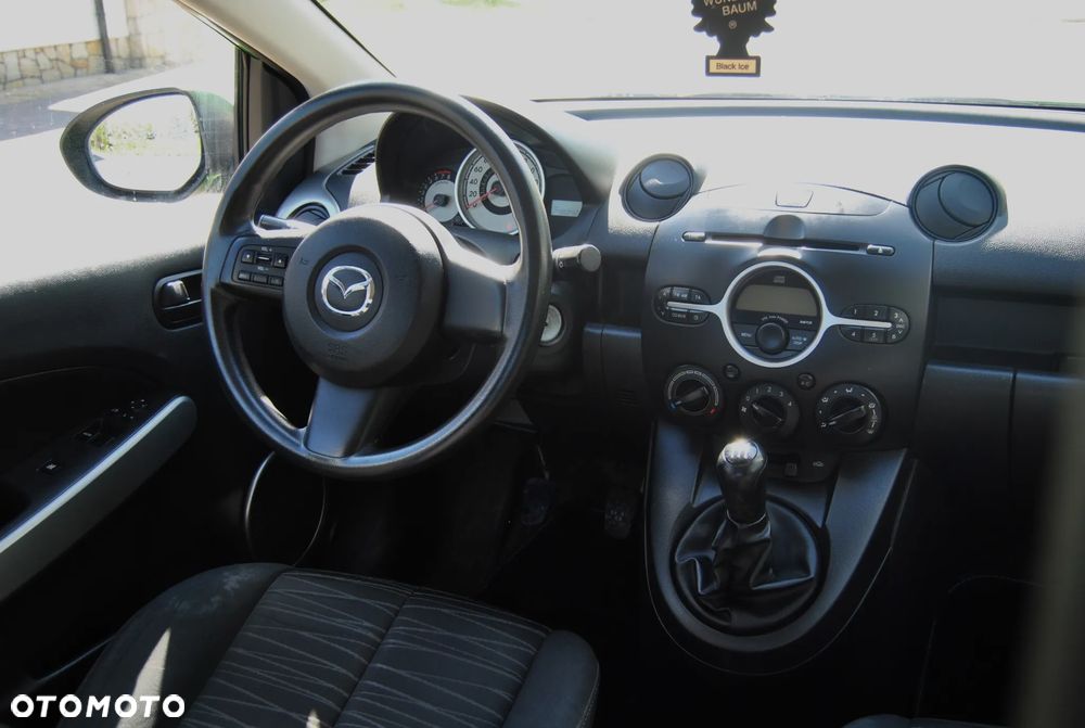 Mazda 2 - 10