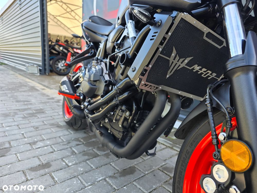Yamaha MT - 28