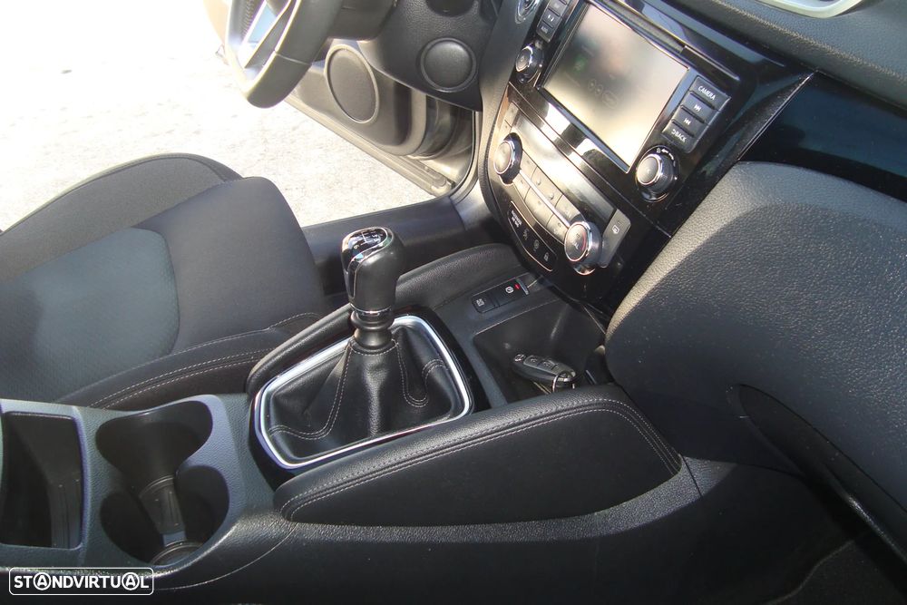 Nissan Qashqai 1.5 dCi N-Connecta J18+Led - 33