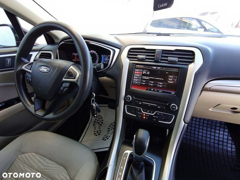 Ford Fusion - 12
