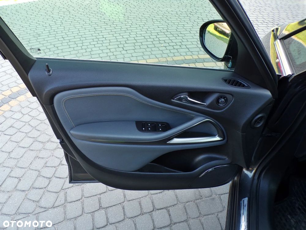 Opel Zafira Tourer 2.0 CDTI Edition - 17