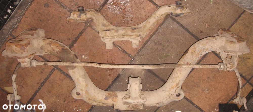 belka zawieszenia mostu tył HONDA CRV I