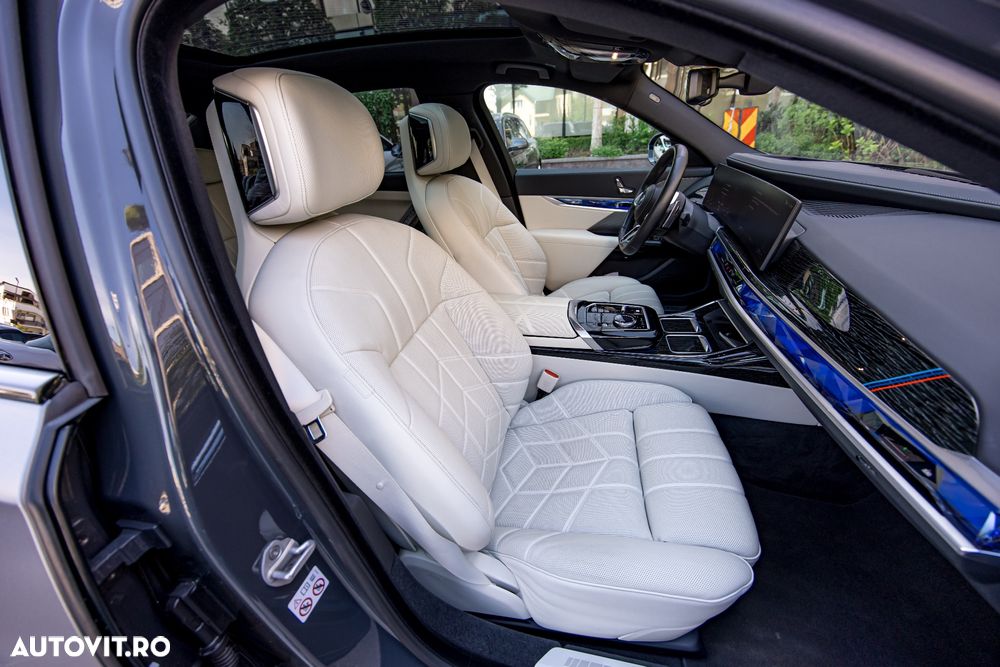 BMW Seria 7 750e xDrive AT PHEV - 35