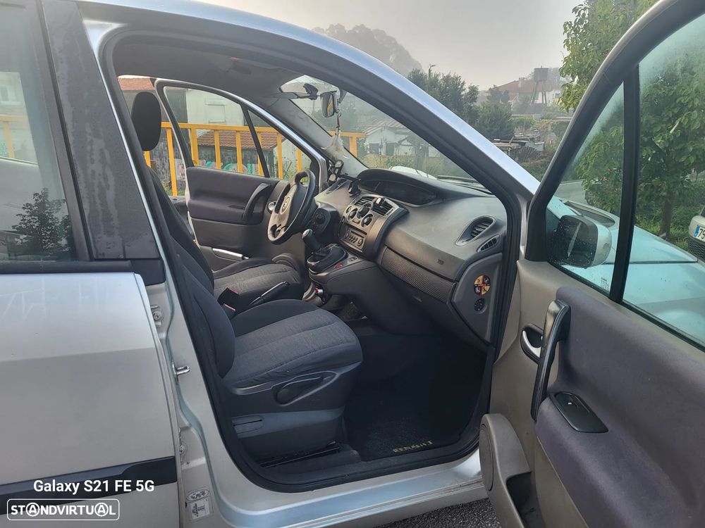 Renault Scénic 1.5 dCi Dynamique S - 12