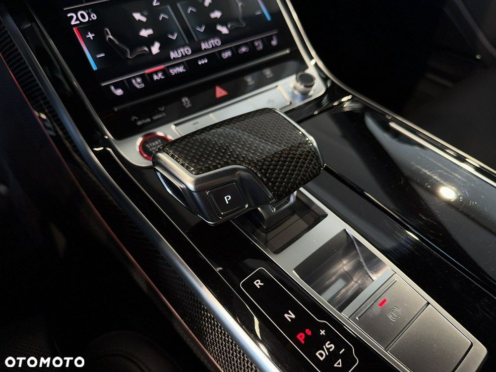 Audi S8 - 35