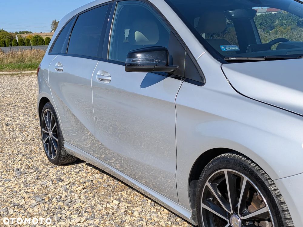 Mercedes-Benz Klasa B 220 4-Matic Style - 19