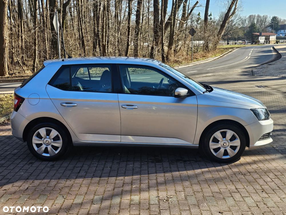 Skoda Fabia 2015 photo 5