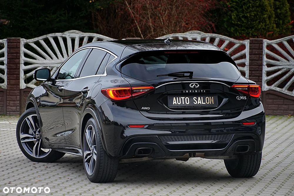Infiniti Q30 2.0t DCT AWD Sport - 16