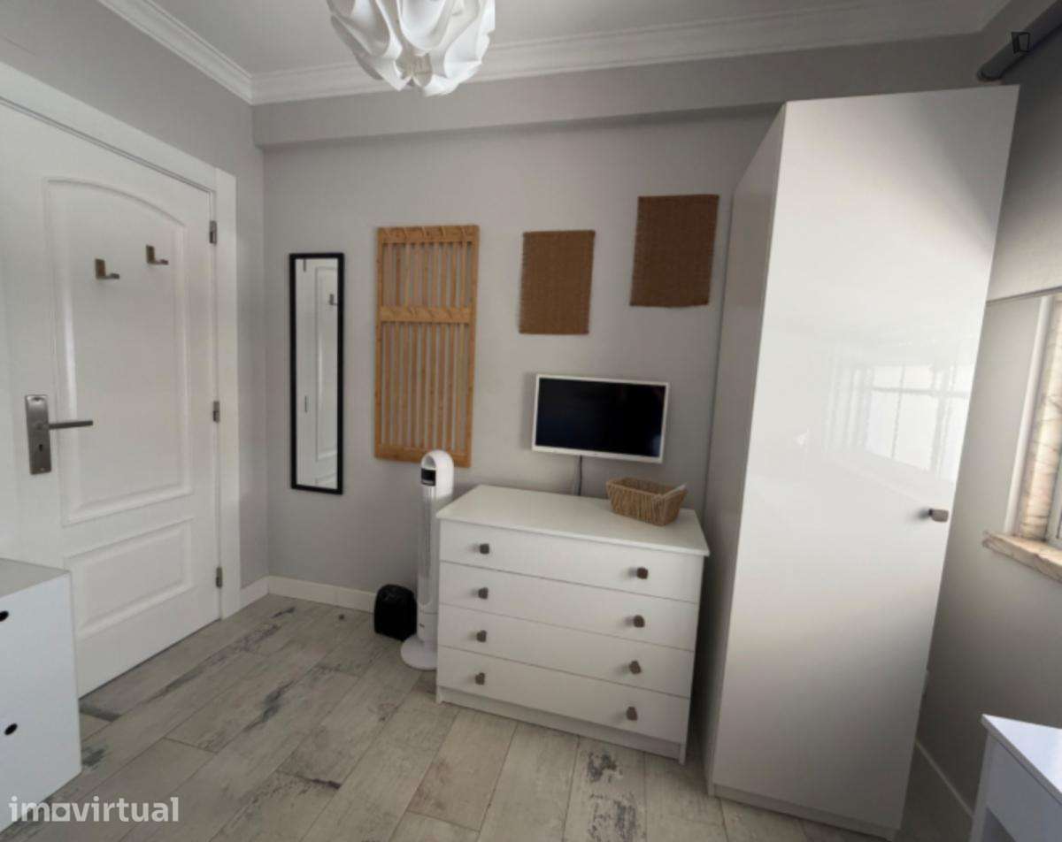 Quarto - localizado em Setubal - Grande imagem: 3/13