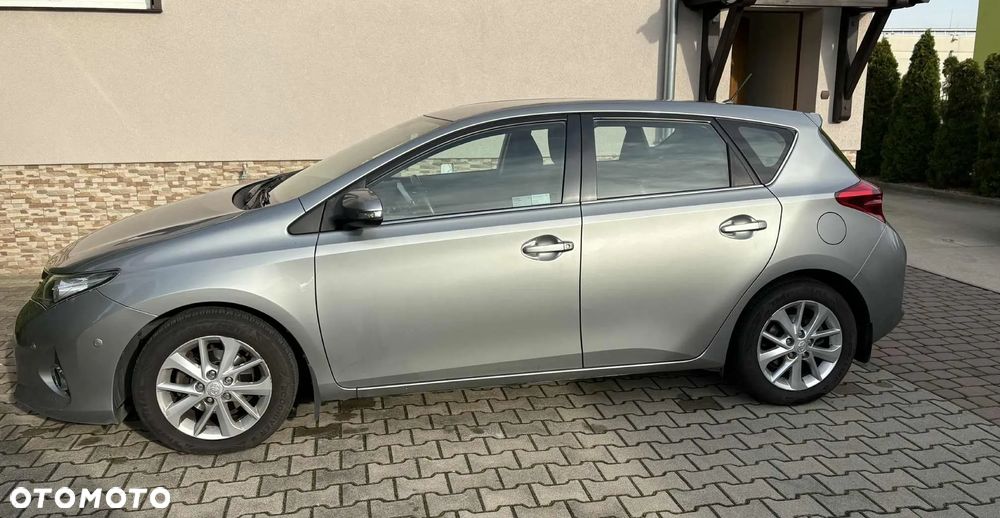Toyota Auris 1.6 Premium + MM - 3