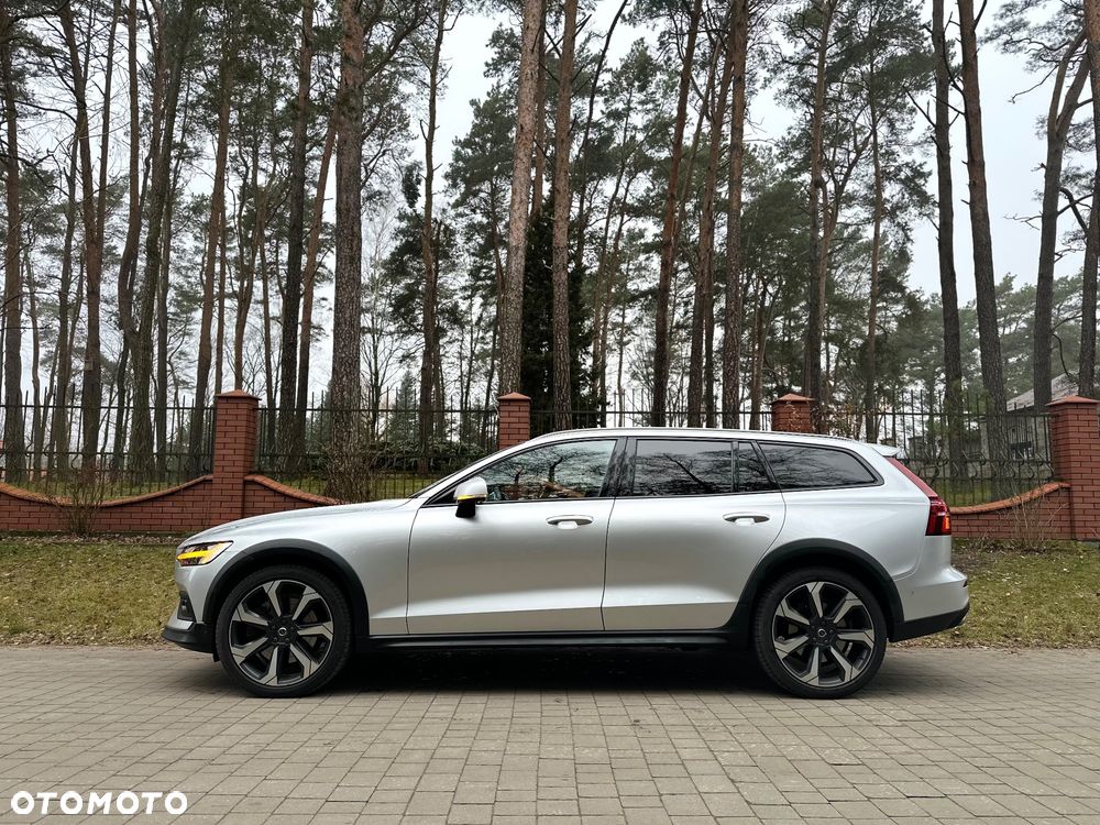 Volvo V60 T5 AWD Momentum Pro - 5