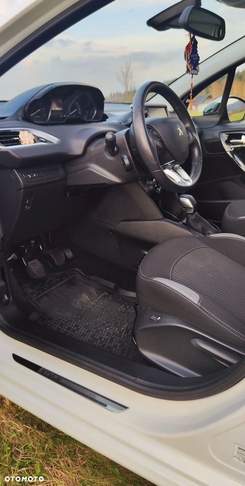 Peugeot 208 82 VTI Style - 23